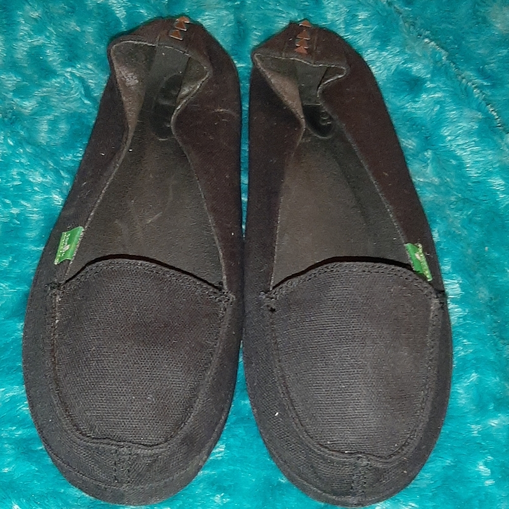 Sanuk slip ons